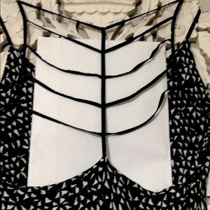 South moon under black white maxi dress size M